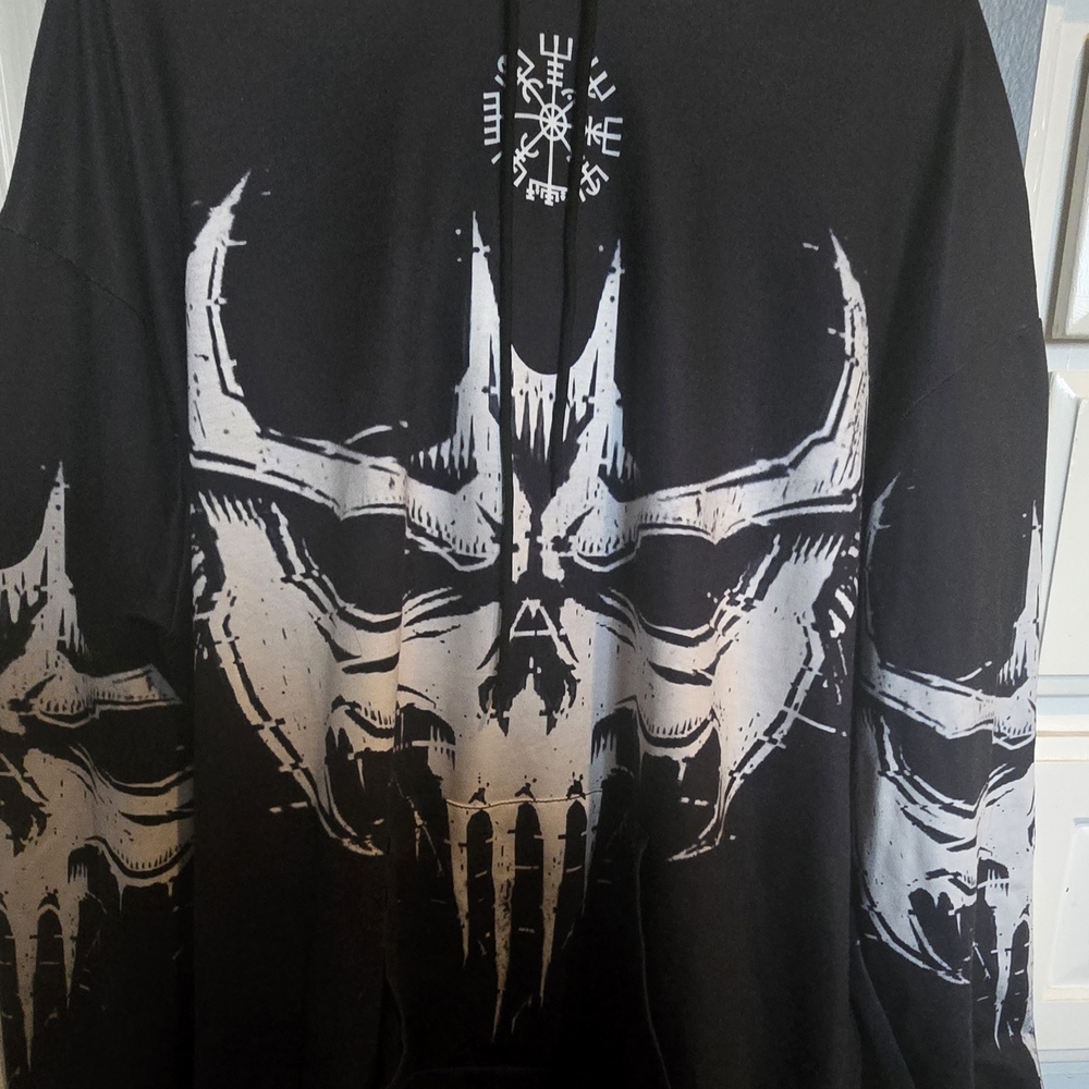 Black Graphic Men’s Light Pull Over Hoodie